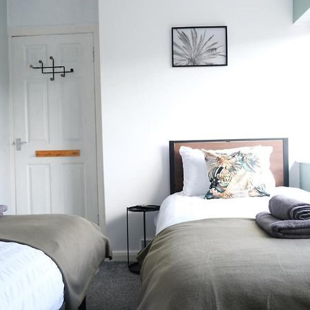 Bee Stays - Northway House Warrington  Extérieur photo