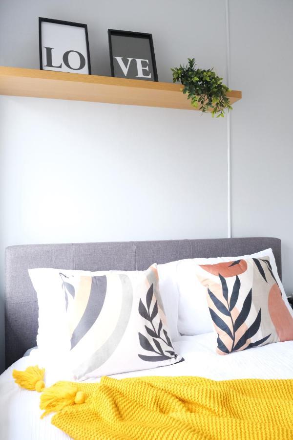 Bee Stays - Northway House Warrington  Extérieur photo