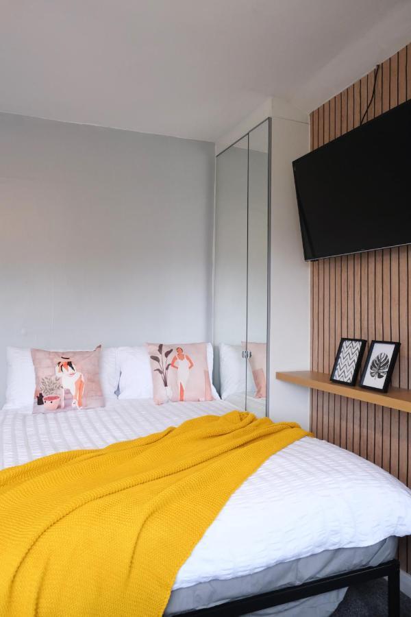 Bee Stays - Northway House Warrington  Extérieur photo