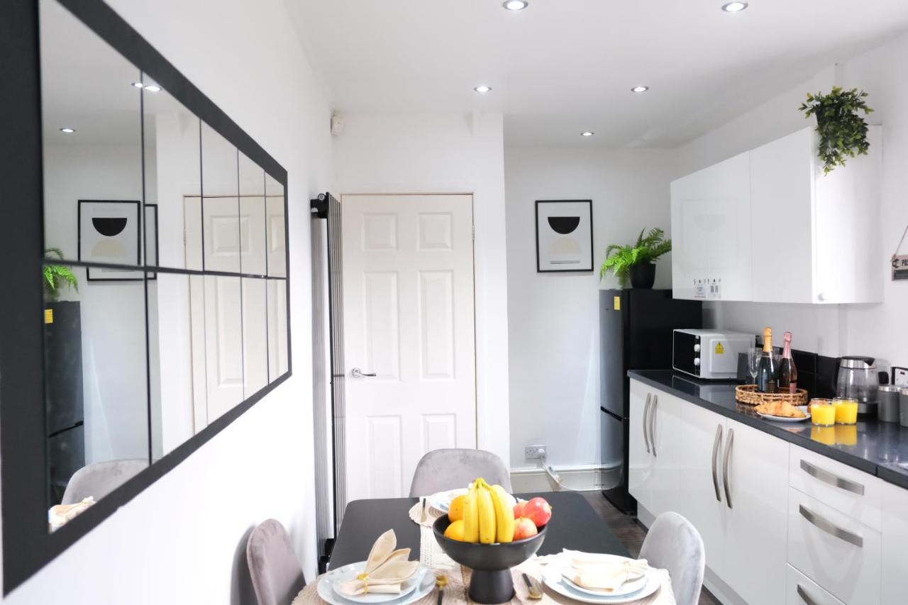 Bee Stays - Northway House Warrington  Extérieur photo